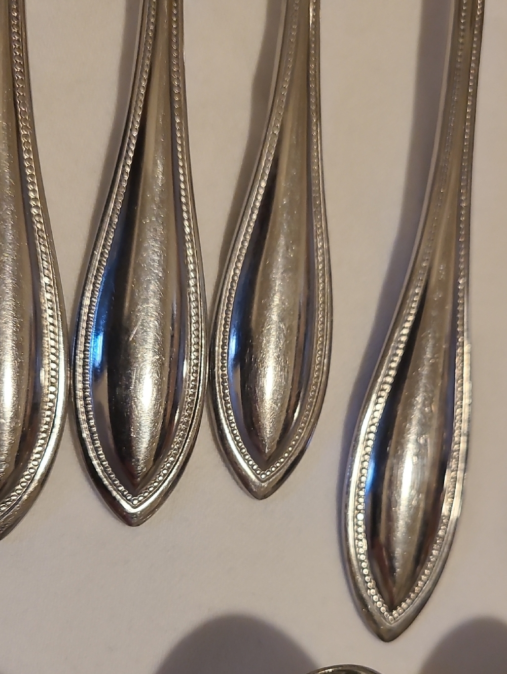 Oneida American Harmony Beaded Border Flateware Stainless (36 Pieces) Fork Spoon